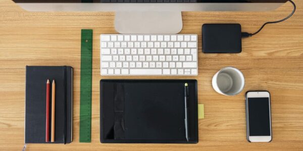 How to keep your desk tidy 